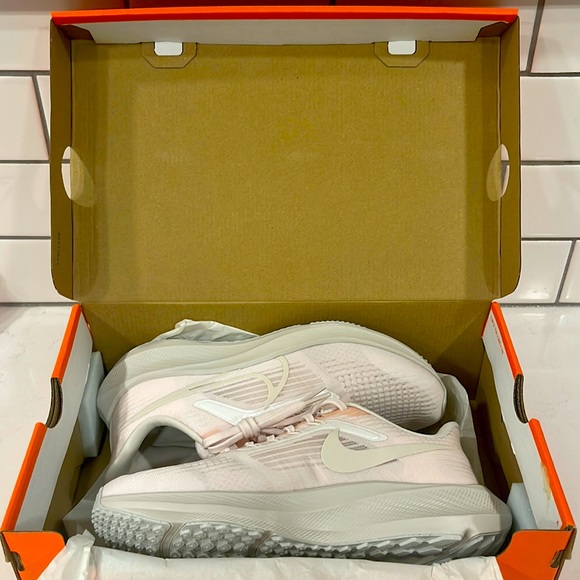 Nike Shoes - ** NWT** Women’s Nike Air Zoom Pegasus Size 7.5